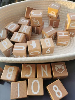 26 adet Çocuklar Montessori Ahşap Oyuncaklar Büyük Kayın Alfabe Blokları İstifleme Mektup Numaraları ile Küp Tuğla Erken Öğrenme
