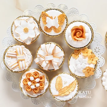 Altın kelebek pencere dekorasyonu simülasyon cupcakes tatlı masa fotoğraf sahne kek modeli dekorasyon düğün masa malzemeleri