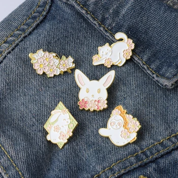 Pembe Sakura Kedi Tavşan Emaye Pin Kitty Tembellik Broş Kadınlar için Karikatür Çiçek Hayvan Yaka rozetleri Takı Hediye Toptan