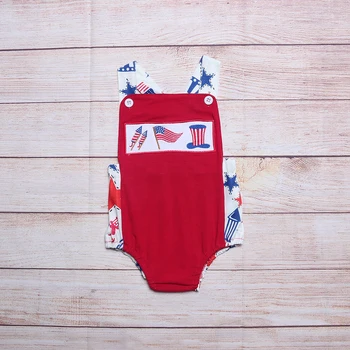 Yaz giysileri Erkek ABD Kırmızı ve Mavi Bayrak İşlemeli Beş Köşeli Yıldız Baskı Nakış Desen Toddler Kolsuz Romper